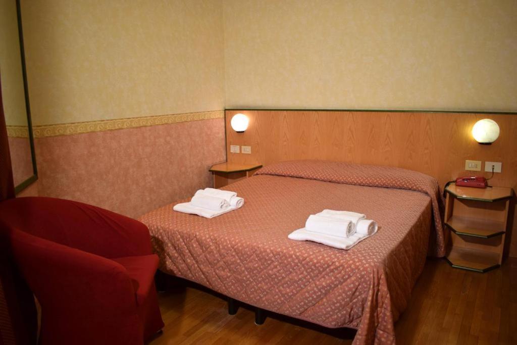 Hotel Baffo Rosso Alba Adriatica Exterior photo